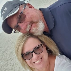 Meet your Posher, Lara mike